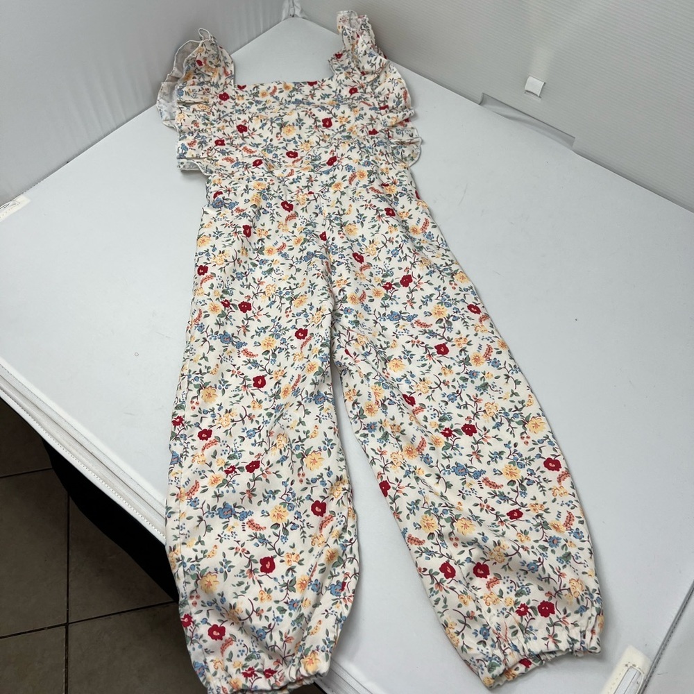 Adorable Floral Jumpsuit**Size 3-4**Excellent Used Condition
